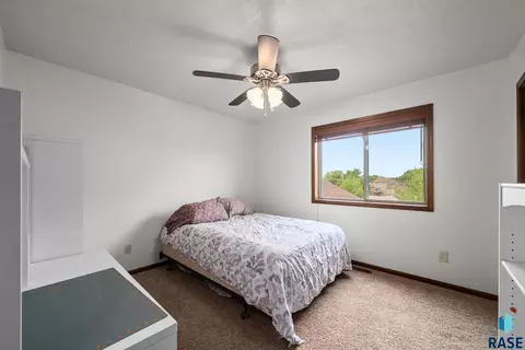 Bedroom - 3708 E Wakefield Cir, Sioux Falls, SD 57103 photo 4 of 7