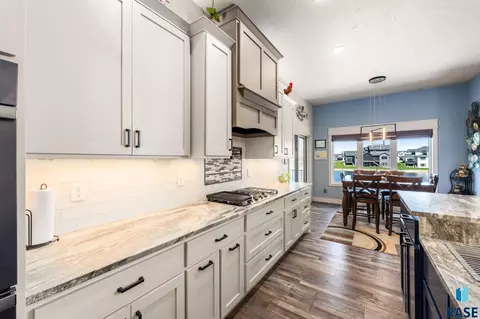 Kitchen - 2440 N Alberta Trl, Tea, SD 57064 photo 6 of 8