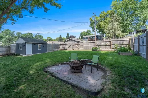206 E 4th St, Dell Rapids, SD 57022 photo 10
