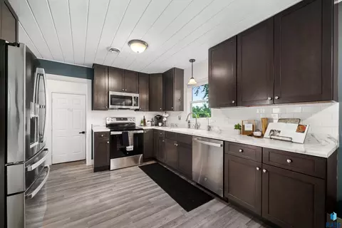 Kitchen - 1409 Splitrock Blvd, Brandon, SD 57005 photo 1 of 1