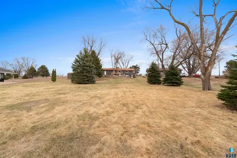 Exterior - 1409 Splitrock Blvd, Brandon, SD 57005 photo 5 of 8