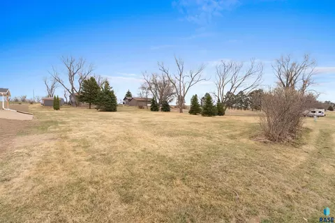 Exterior - 1409 Splitrock Blvd, Brandon, SD 57005 photo 7 of 8