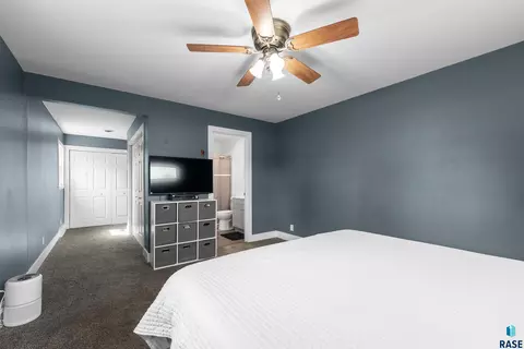 Bedroom - 1409 Splitrock Blvd, Brandon, SD 57005 photo 2 of 3