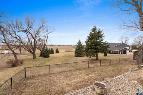 Exterior - 1409 Splitrock Blvd, Brandon, SD 57005 photo 3 of 8