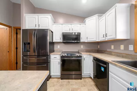 Holiday Dr, Canton, SD 57013 photo 4