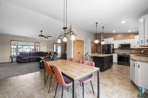 Holiday Dr, Canton, SD 57013 photo 6