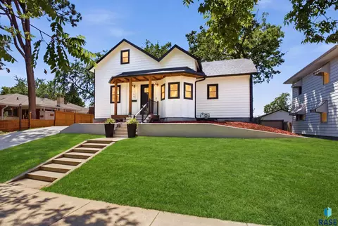 1709 S Duluth Ave, Sioux Falls, SD 57105