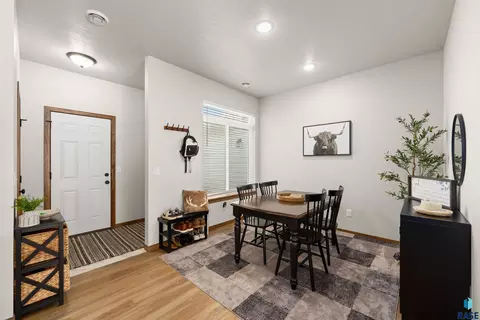 Entry Way - 2413 E Copalis Pl, Sioux Falls, SD 57108 photo 1 of 2