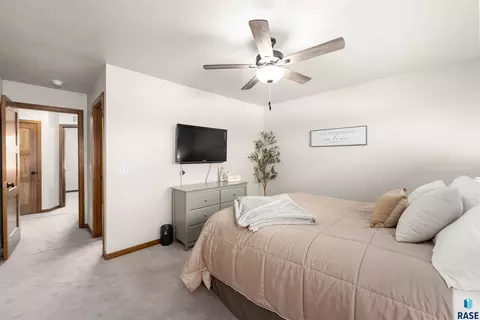 Bedroom - 2413 E Copalis Pl, Sioux Falls, SD 57108 photo 2 of 3