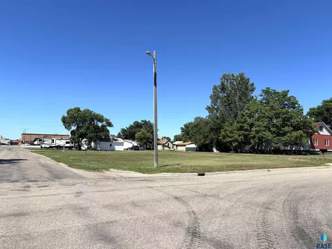 705 E 2nd Ave, Miller, SD 57362 photo 1