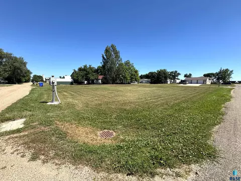 705 E 2nd Ave, Miller, SD 57362 photo 3