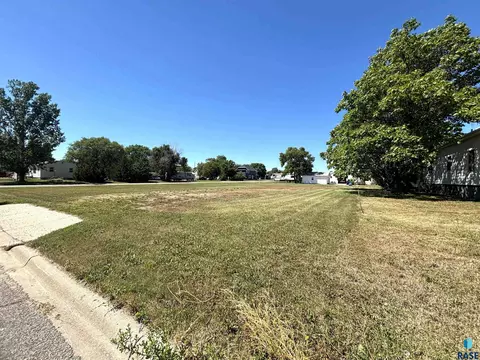705 E 2nd Ave, Miller, SD 57362 photo 8