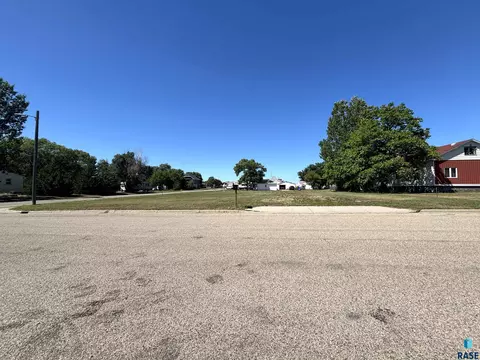 705 E 2nd Ave, Miller, SD 57362 photo 9