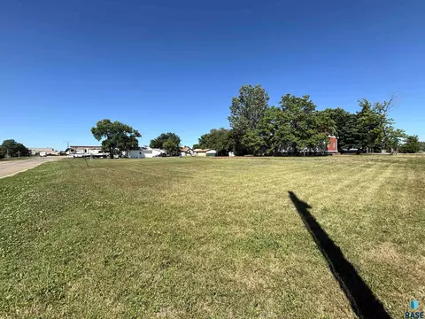 705 E 2nd Ave, Miller, SD 57362 photo 12