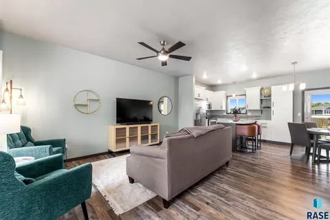 Living - 1208 N Broken Bow Ave, Sioux Falls, SD 57103 photo 2 of 2