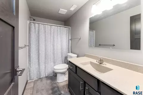 Bath - 1208 N Broken Bow Ave, Sioux Falls, SD 57103 photo 3 of 4