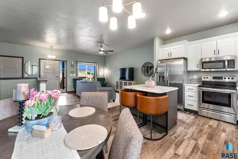 Dining - 1208 N Broken Bow Ave, Sioux Falls, SD 57103 photo 1 of 1