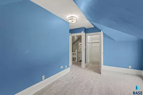 803 N Egan Ave, Madison, SD 57042 photo 18