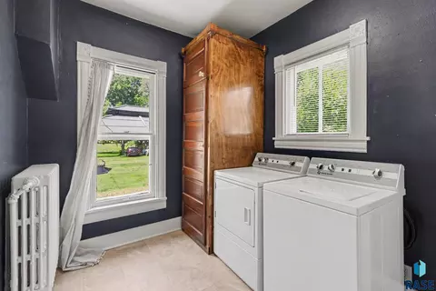 803 N Egan Ave, Madison, SD 57042 photo 8