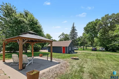 803 N Egan Ave, Madison, SD 57042 photo 23