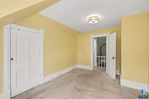 803 N Egan Ave, Madison, SD 57042 photo 16