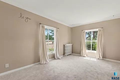 803 N Egan Ave, Madison, SD 57042 photo 13