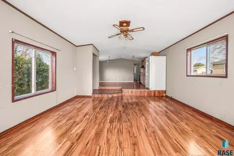 505 N Eagle Pl, Sioux Falls, SD 57107 photo 4