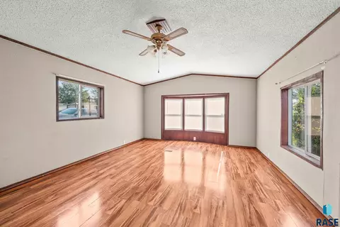 505 N Eagle Pl, Sioux Falls, SD 57107 photo 17