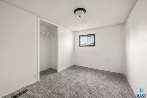 505 N Eagle Pl, Sioux Falls, SD 57107 photo 10