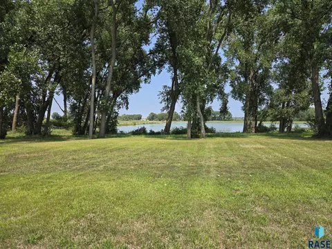 lot7 Marrs Beach Ln, Madison, SD 57042 photo 3