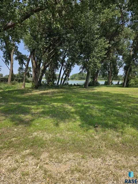 lot7 Marrs Beach Ln, Madison, SD 57042 photo 4