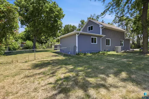 2104 E Russell St, Sioux Falls, SD 57103 photo 23