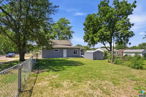 2104 E Russell St, Sioux Falls, SD 57103 photo 20