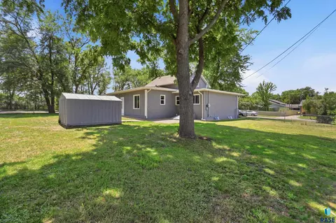 2104 E Russell St, Sioux Falls, SD 57103 photo 21