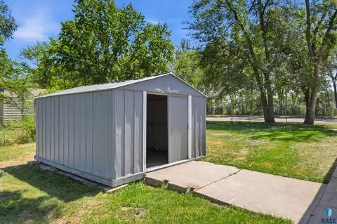 2104 E Russell St, Sioux Falls, SD 57103 photo 22