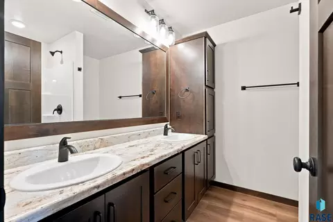 Bath - 3917 E Iron Bridge Pl, Sioux Falls, SD 57108 photo 2 of 4