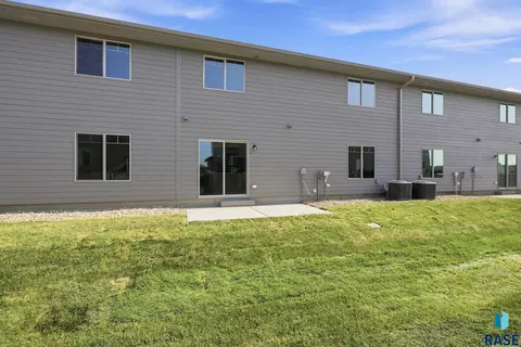 Exterior - 3917 E Iron Bridge Pl, Sioux Falls, SD 57108 photo 3 of 3