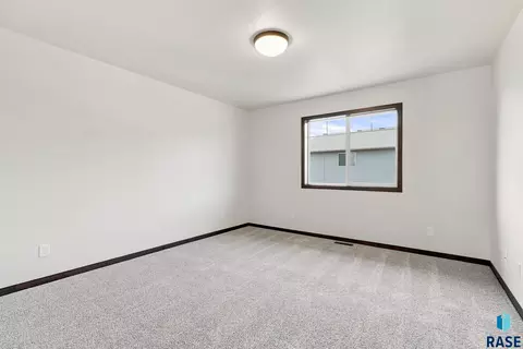Bedroom - 3917 E Iron Bridge Pl, Sioux Falls, SD 57108 photo 5 of 6