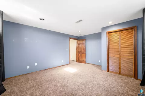 Bedroom - 48246 264th St, Brandon, SD 57005 photo 3 of 4