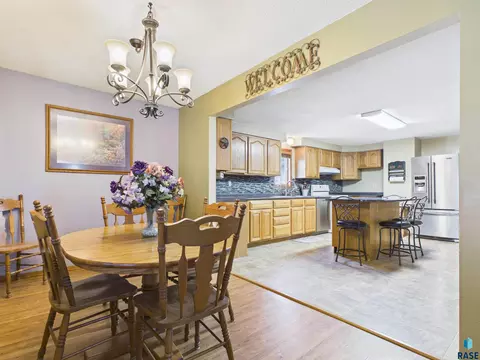 Dining - 43116 230 St, Howard, SD 57349 photo 1 of 1