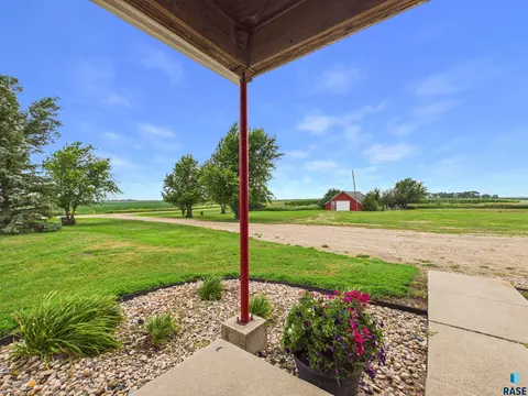 Exterior - 43116 230 St, Howard, SD 57349 photo 3 of 8
