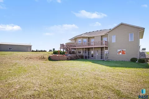 Exterior - 25558 472nd Ave, Renner, SD 57055 photo 5 of 6
