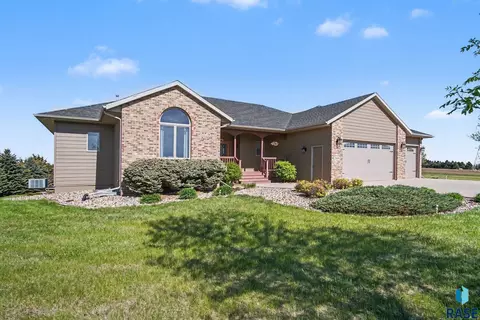 Exterior - 25558 472nd Ave, Renner, SD 57055 photo 4 of 6