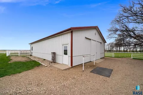 48349 276th St, Canton, SD 57013 photo 10