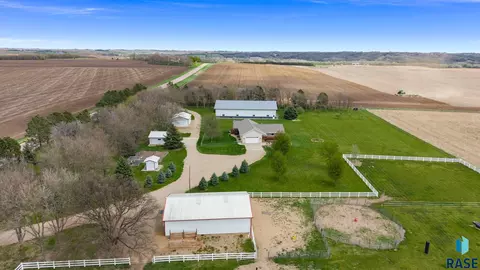48349 276th St, Canton, SD 57013 photo 4