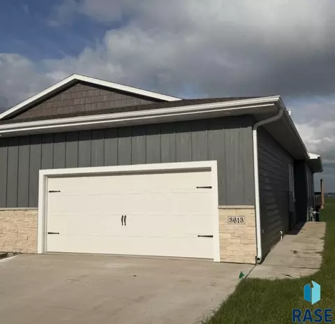 3613 S Heather Ave, Sioux Falls, SD 57106