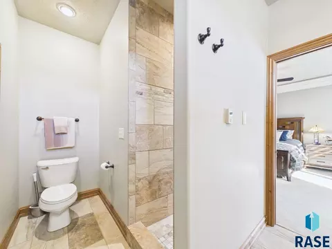 Bath - E 77th St, Sioux Falls, SD 57108 photo 2 of 4