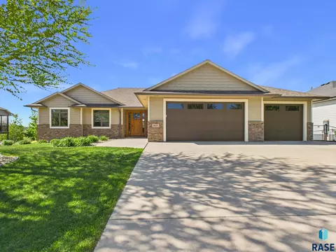 Exterior - E 77th St, Sioux Falls, SD 57108 photo 1 of 6