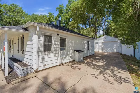 Exterior - 1508 W 28th St, Sioux Falls, SD 57105 photo 6 of 6