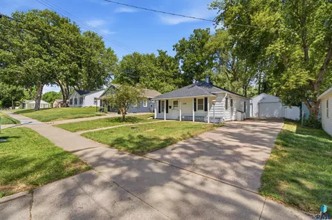 Exterior - 1508 W 28th St, Sioux Falls, SD 57105 photo 1 of 6
